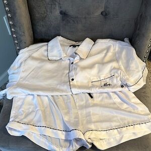 Vera Wang Ivory Pajama Set with black Accents